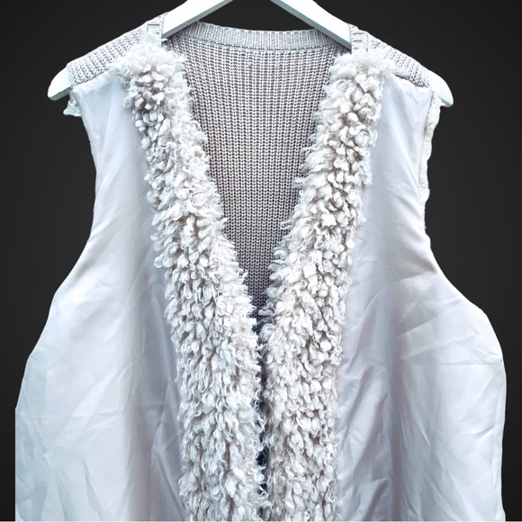 Terra & Sky Fur Knit Vest - Picture 7 of 10